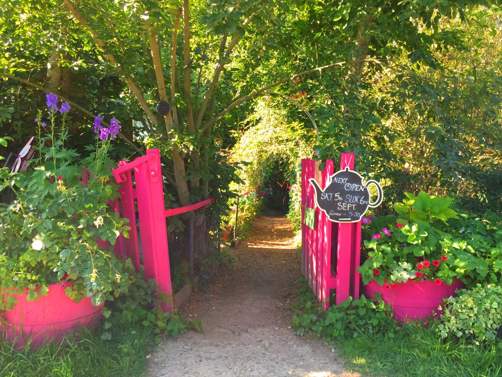 Jane’s Enchanted Tea Garden where fairy tale meets reality. Common Toff