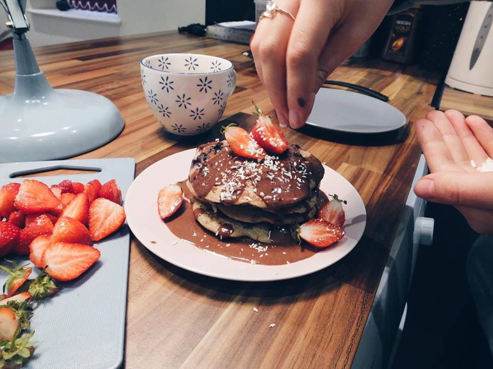 Mastering Veganism: Wintry Cinnamon and Blueberry Pancakes